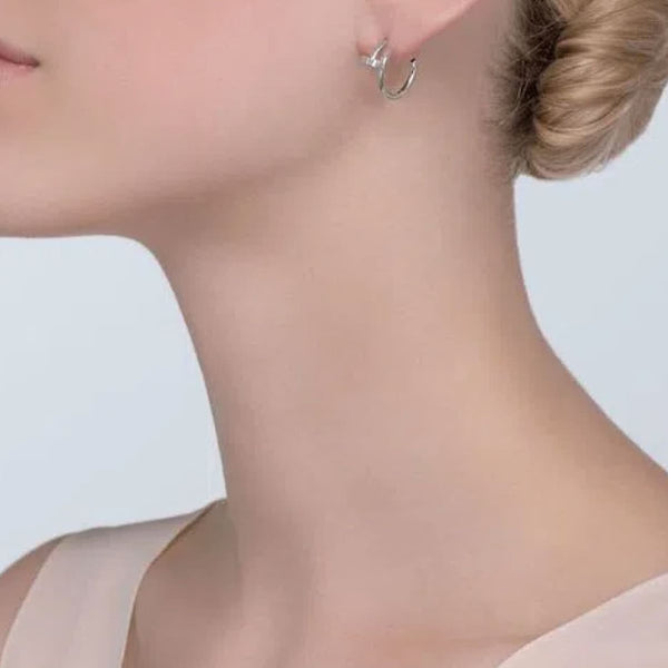 ARETES CLAVO SILVER