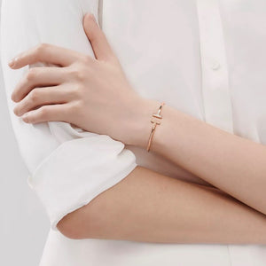 PULSERA T ROSE GOLD PEARL ZIRCONIAS