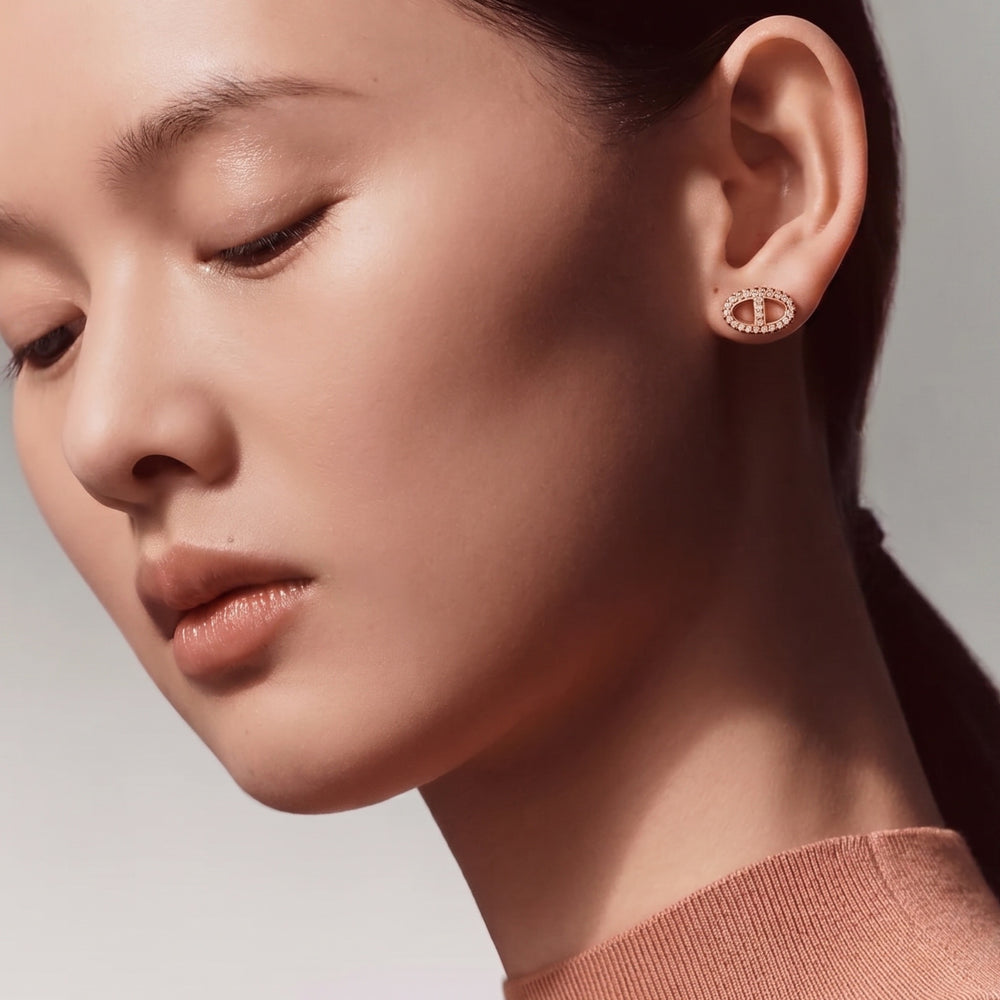 ARETES LOGO H ROSE GOLD ZIRCONIAS